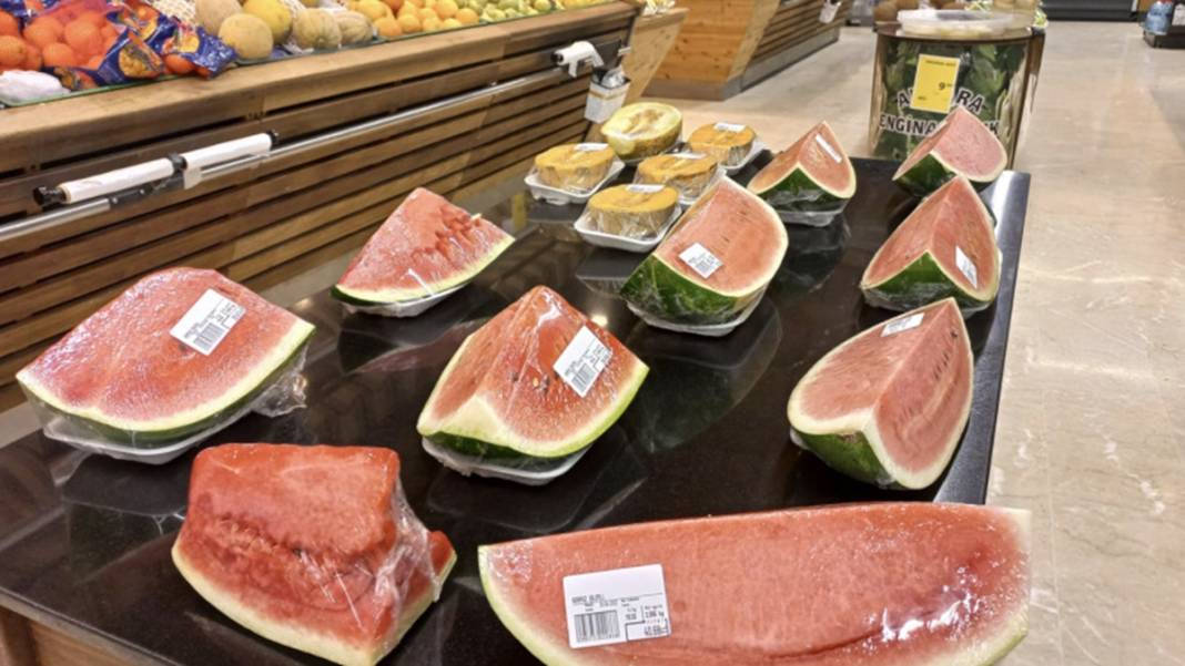 Dilim karpuzun fiyatını duyanlar küçük dilini yuttu! Asgari ücretliye karpuz almak hayal oldu 6